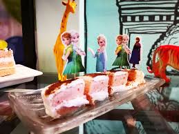 Kebetulan tarikh lahir abah 3hb sedang emak 6hb. Anak Gembira Ibubapa Bahagia Sambut Hari Jadi Di D Aura Cafe Maha Mahu Makan