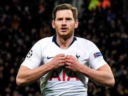 Tottenham hotspur defender jan vertonghen appeared to confirm on friday, via instagram, that he and girlfriend sophie de vries have just got engaged. Burglars Hold Family Of Premier League Star Jan Vertonghen At Knifepoint While He Was Playing In Germany Advocate News
