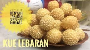 Masak dalam wajan anti lengket atau teflon hingga setelah halus masukan ke teflon masak dgn santan dan vanili bubuk/esence hingga kering dan menggeras lalu setelah selesai rendam dalam minyak dingin,agar pas digoreng tidak meletus. Resep Onde Onde Ketawa Takaran Sendok Indonesian Food Recipes