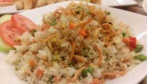 Selain nasi goreng, kwetiau menjadi pilihan must eat lainnya di solaria. Nasi Goreng Teri Steemit