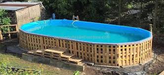 Des Exemples De Piscines Faites Avec Des Palettesmeuble En Palette Meuble En Palette Piscine Palette Piscines Faites Maison Piscine