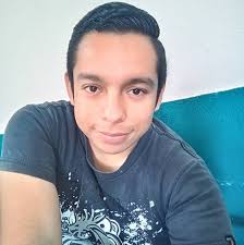 Yo viendo como mi jefe anda risa y risa y cuando yo me río me regaña: