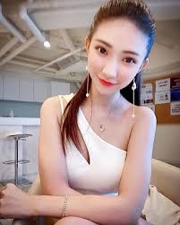 小曖萱strawberryはinstagramを利用しています 愛上這件洋裝 它帶給我無限好運 預告 10 25出席酒商活動地點 台北101北門 水舞廣場時間 11 00 13 00 women women s top fashion