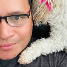 Medal Monday! Congratulations to the more than 8,000 athletes who completed  IRONMAN VR5 this past weekend. If you're in the U.S. or Europe, don't  forget to reward yourself with one of our