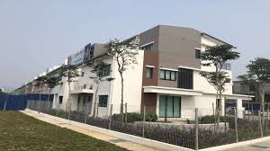 Although the township's postcode is 47100 / 47120 / 47130, which gives it puchong postal address, it is actually in the sepang constituency of selangor, administered by the sepang municipal council. Elegan Gadang Holdings Berhad