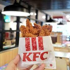 Hello, i have been very lazy and a bit naughty and had kfc bucket for dinner. Kfc Is Now Serving Crusty Chicken Skin In Indonesia 9gag