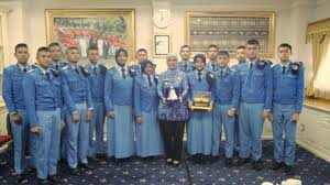 Presiden republik indonesia merupakan pemegang tampuk kekuasaan pemerintahan sekaligus sebagai perwakilan negara tertinggi di indonesia. Tarunanusantara