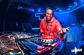 August 9, 2021 kabza de small got people talking after expressing his interest in madumane. Music News Dj Shimza In Studio With Kabza De Small And Murdah