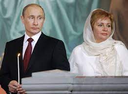 • новая жена путина ошарашила страну! Vladimir Putin Biografiya Prezidenta Novosti Foto Semya Zhena Deti Rost 2021 Uznaj Vsyo