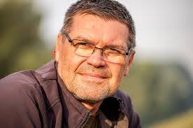 Diane Fifield's Instagram, Twitter & Facebook