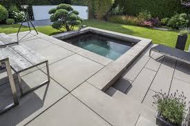 Blockstufe Aus Handfertigung Als Pooleinfassung Treppenstufen Gartenmauern Treppe