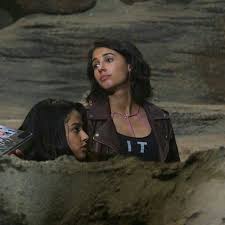 Trini was originally portrayed by actress audri dubois in the unaired pilot episode, but when the show was picked up for television, for which a new pilot was filmed. Trini Becky G And Kimberly Hart Naomi Scott Bonding In Power Rangers 2017 Naomi Scott Power Rangers Naomi Scott Kimberly Hart
