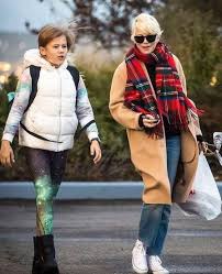 Jul 02, 2021 · la figlia di heath ledger, matilda, ha compiuto quindici anni e dalle sue ultime foto è evidente che assomiglia sempre di più a suo padre. Matilda Ledger In 2021 Michelle Williams Style Michelle Williams Mom Outfits