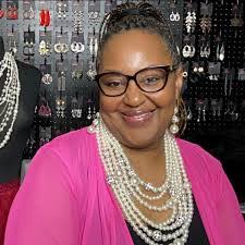 Melba Thompson's Instagram, Twitter & Facebook