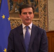 L'ufficio di presidenza coadiuva il presidente nell'esercizio dei suoi compiti, propone il bilancio autonomo del consiglio, definisce gli obiettivi e gli indirizzi per l'organizzazione degli uffici e la gestione del personale, nomina il segretario generale su proposta del presidente, verifica i risultati della. Roberto Chieppa Osservatorio Golden Power