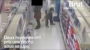 Am g f c / am rétines et pupilles / g les garçons ont les yeux qui brillent / f par un jeu de dupes / c voir sous les jupes des filles /. Filmer Sous Les Jupes Des Filles Va Enfin Devenir Un Delit
