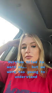 Heather Squires's Instagram, Twitter & Facebook