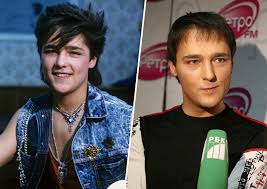 Он как никто другой знает и чувствует то, что чувствуем мы. Yurij Shatunov Lichnaya Zhizn I Semya