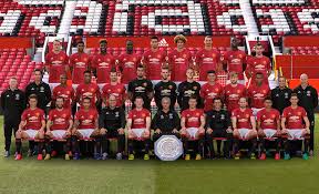 Sometimes it feels like poor old frazzled louis can't do right for doing wrong. Manchester United Leave Schweinsteiger Out Of Team Photo