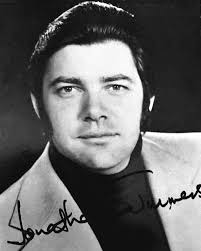 Wishing a very happy birthday to the wonderful Australian baritone, Jonathan  Summers, for 2 October!! This excerpt is from the magnificent recording of  Ralph Vaughan Williams' A Sea Symphony, with the London