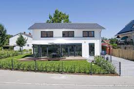 Rund 100 regionale, selbstständig agierende. Zimmermeisterhaus Haus Haug Hausbauhelden De