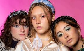 Kat Frazier's Instagram, Twitter & Facebook