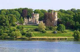The park was created in rolling terrain sloping down towards the lake by the landscape artist, peter joseph lenné and, after him. Quermania Brandenburg Potsdam Schloss Und Park Babelsberg Sehenswurdigkeiten Ausflugsziele Bilder Unesco Weltkulturerbe