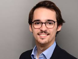 Adrian Dedinca的业务概概况