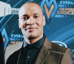 Prosecutors said that jones beat his great aunt to death at her home in fort worth, texas. Quinton Jones Biography Age Education Career Wife And Net Worth