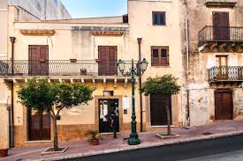 Sicilian Town Of Sambuca Is Selling Homes For 1 But There S A Catch Buying Property In Italy Holiday Home Italian Village