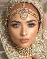 Shaadi Barbaadi On Instagram Stunning Hijabi Bride Inspo Repost From Coshimakeup Phot Pakistani Bridal Makeup Asian Bridal Makeup Hijab Makeup Your hair and makeup style will play a big role on your wedding day.