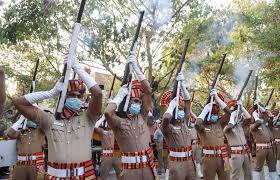 Television actor rajesh vivek upadhyay, who played the popular character of guran in bollywood blockbuster, 'lagaan' passed away on january 14, 2015. Byeuibi4am7afm