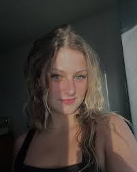 Anna Nuttall's Instagram, Twitter & Facebook