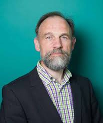 TITELTHEMA: UNTERWEGS IN DIE ZUKUNFT