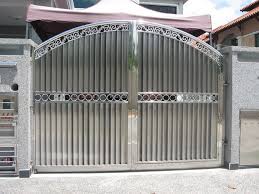 Although modern and contemporary are actually two different styles, many people use them interchangibly. Modern Stainless Steel Auto Gate Design
