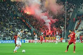 Souness would act on instinct, infuriating millions of fenerbahce supporters while. Image Crazy Galatasaray Fan Tries To Scare Arsenal By Posing With Gun Caughtoffside