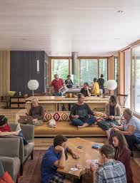 Deux Familles Renovent Leur Maison Commune Pour Continuer D Y Vivre Hostels Design Communal Kitchen Communal