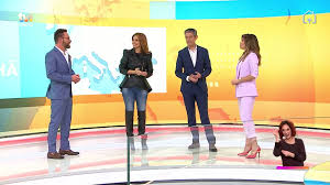 Sara pinto (author, illustrator) 4.7 out of 5 stars 10 ratings presents pairs of related items, such as an apple and an orange or a bicycle and a motorcycle, and asks why they are similar, while offering unexpected answers. New Tvi Morning Program With Nuno Eiro Sara Sousa Pinto And Iva Domingues