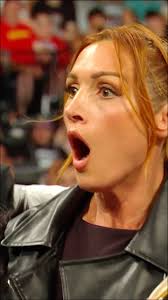 GAGGED HER 👏👏👏 #WWERaw