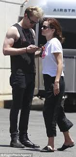 Nov 11, 2020 · emma watson was crushing on tom felton. Emma Watson And Chord Overstreet Share A Kiss After Split Rumours Daily Mail Online