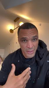 Hey guys, I'm back with another book review, this time sharing my thoughts 