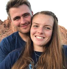 Heidi Farnsworth's Instagram, Twitter & Facebook