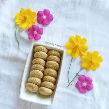 Hai.assalamualaikum semua.sekarang nie saya nak kongsikan macamana buat kuih loyang rangup dan sangat sedap. Biskut Bijan Rangup Iezahj S Kitchen