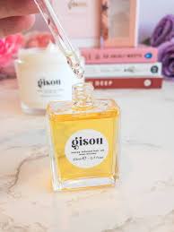 Gisou's iconic first product, the honey infused hair oil 100ml, is enriched with mirsalehi honey from the mirsalehi bee garden, formulated to rebuild and repair hair to the core. Better Than Olaplex An Honest Gisou Hair Oil Hair Mask Review I Spy Fabulous