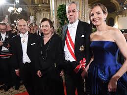 Es werden pressekonferenzen zu neuerungen oder personalangelegenheiten abgehalten. Opernball 2020 Prominenz Aus Politik Heuer Stark Vertreten Opernball Vienna At