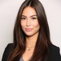 Keri Riedel's Instagram, Twitter & Facebook