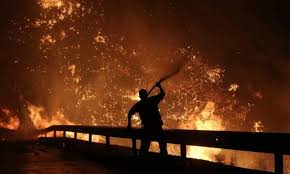 Φωτιά τώρα μεταφέρονται οχήματα στο μέτωπο της πυρκαγιάς μέγαρα αλεποχώρι Fwtia Alepoxwri O Xarths Ths Katastrofhs Se Korin8ia Kai Dytikh Attikh Poies Perioxes Kindyneyoyn Policenews