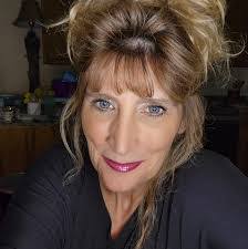 Johnnie Hull's Instagram, Twitter & Facebook