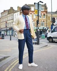 Je suis tombé sous le charme d'un costume bleu marine cravate que j'ai trouvé dans une boutique de mode et depuis je ne le quitte plus. Comment Porter Une Cravate Rouge Et Bleu Marine Avec Un Pantalon De Costume Bleu Marine 62 Tenues Et Looks Lookastic France