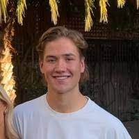 Emma Walling's Instagram, Twitter & Facebook